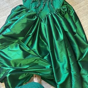 Green Girls' Party Dress with Beaded Bodice